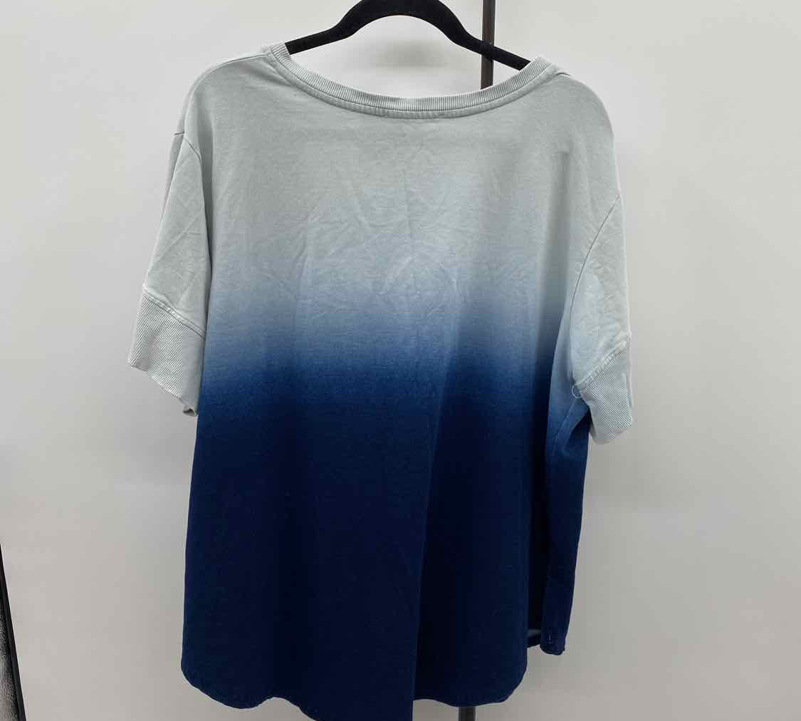Jane & Dilancey Women's Size 1X Blue Gradient Short Sleeve Shirt