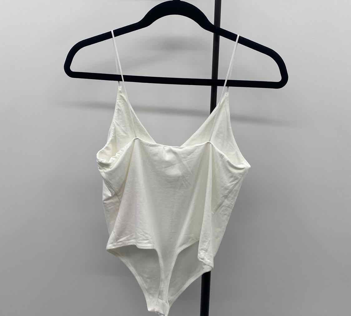 Skin Women's Size L White Solid Tank