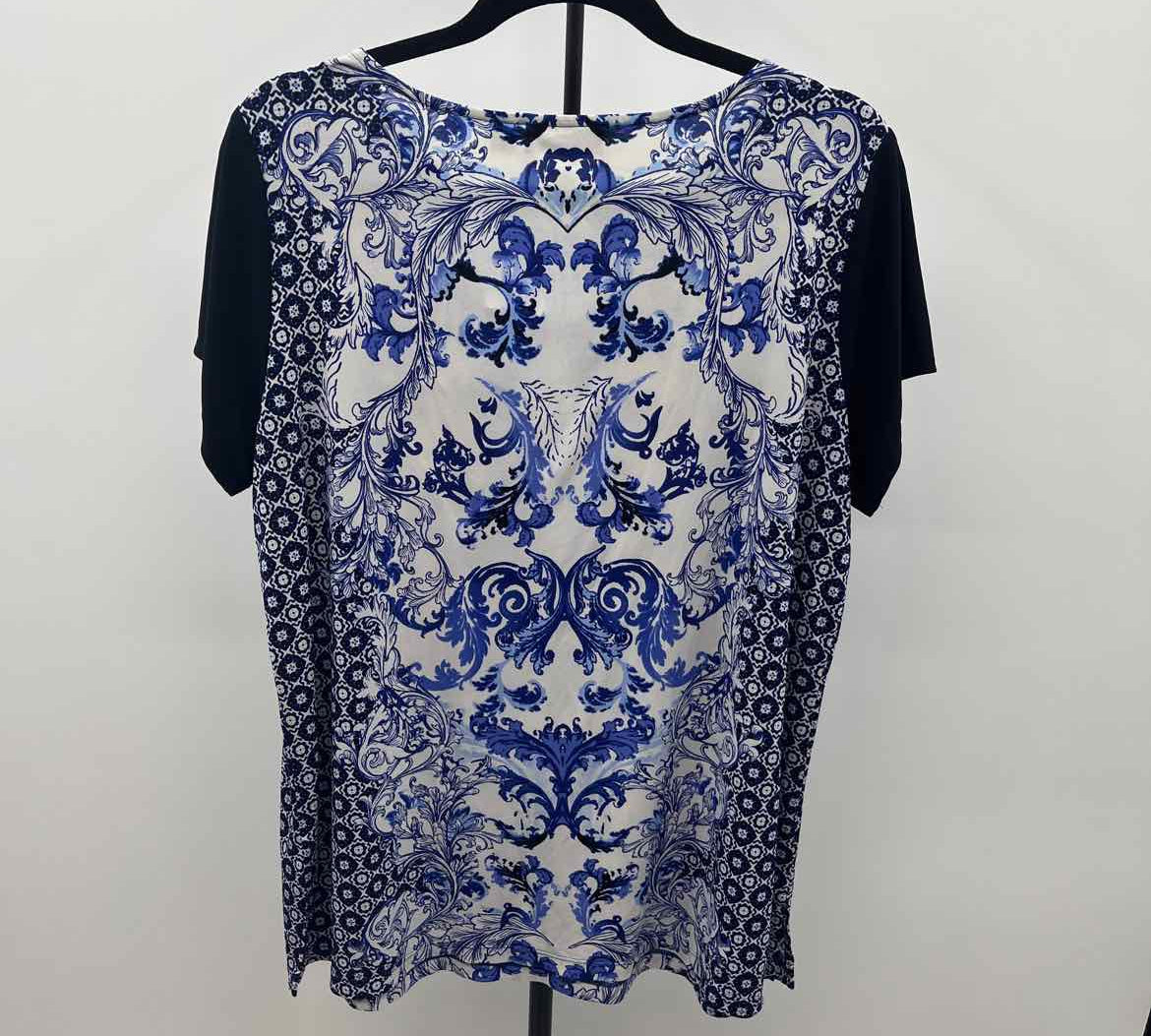 Susan Graver Women's Size L Blue Damask Short Sleeve Shirt