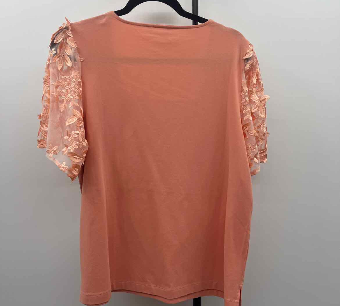 Chico's Women's Size L Peach Floral Short Sleeve Shirt