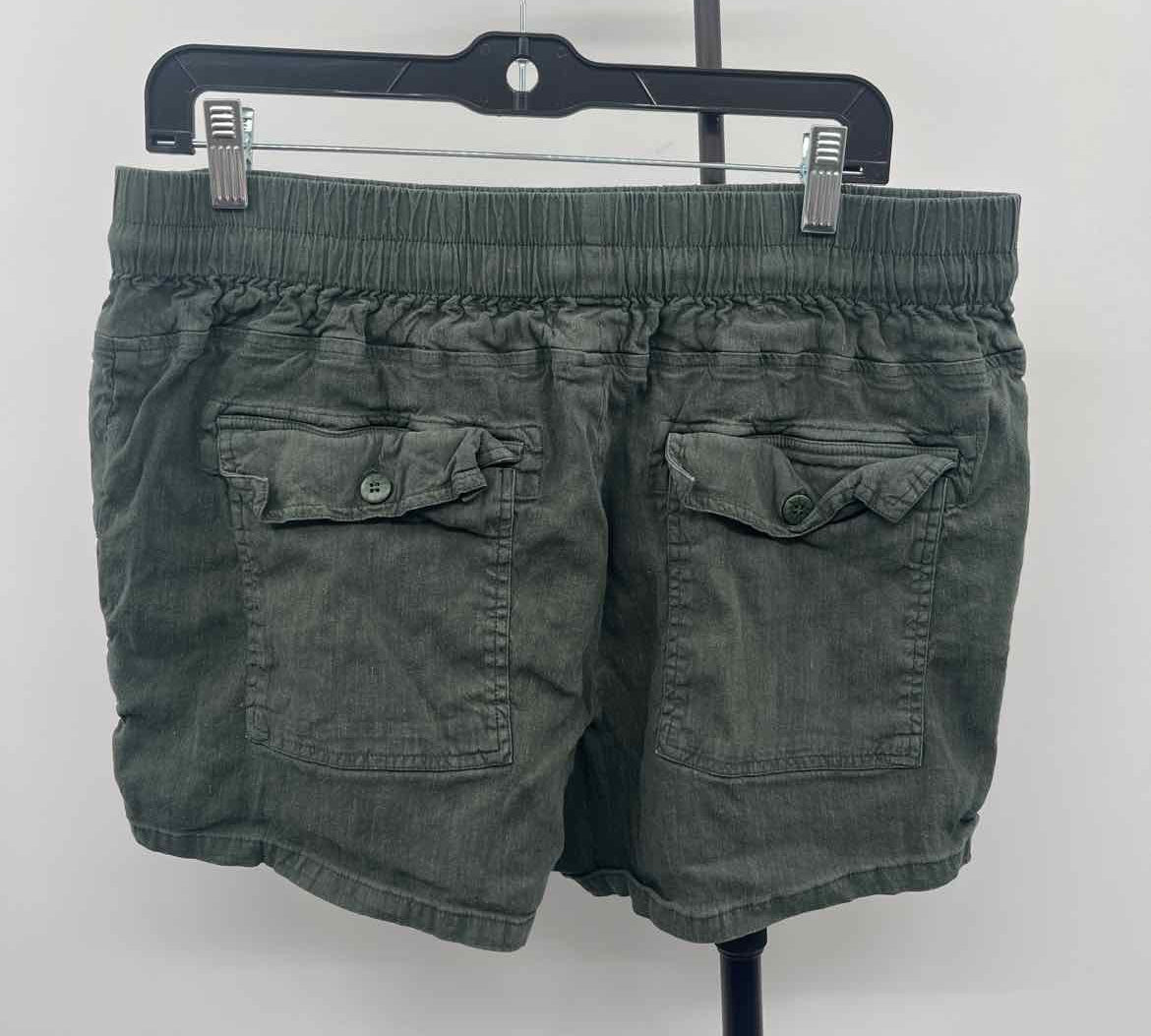KUT Women's Size 14 Green Solid Shorts