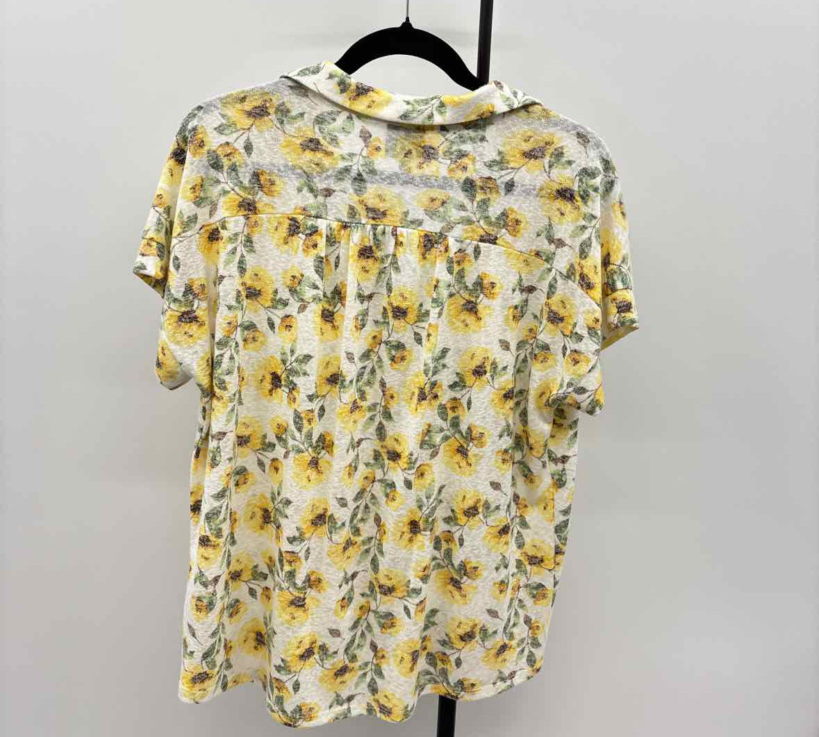Bobeau Women's Size L Yellow Floral Short Sleeve Shirt