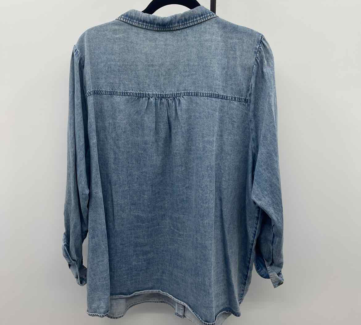 Maurice's Women's Size 2X Blue Textured Long Sleeve Shirt