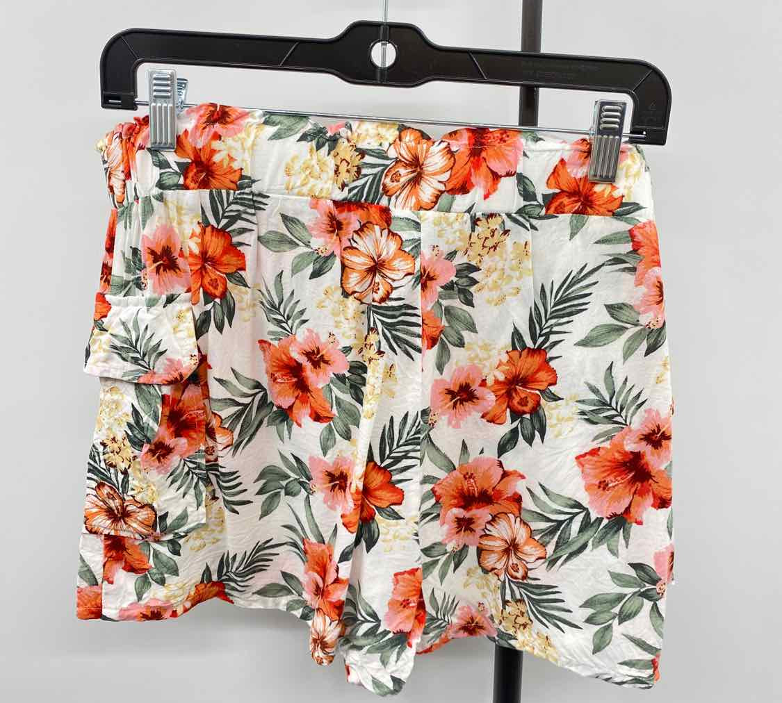 Joe B. Women's Size 16 White Floral Shorts