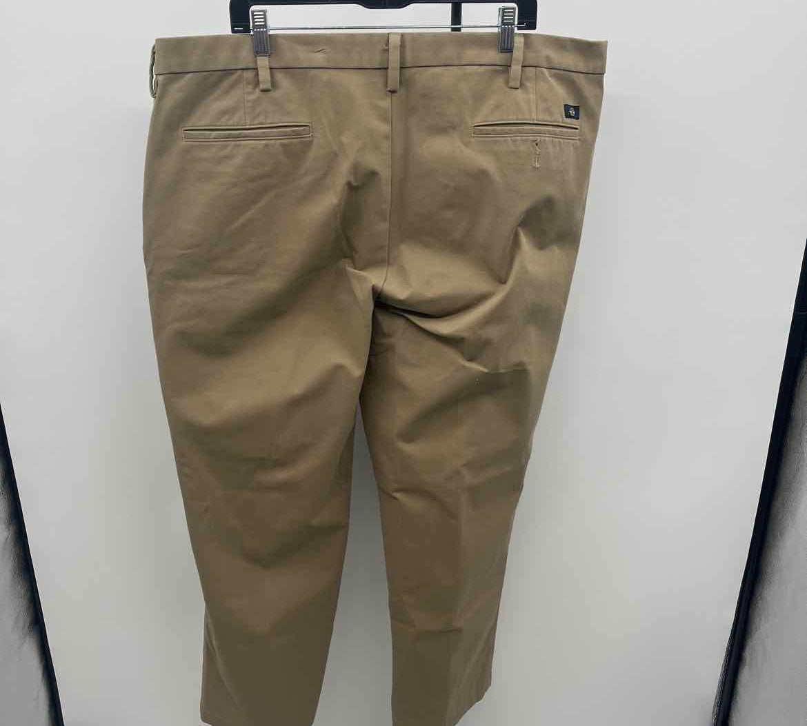 Dockers Men's Size 42 Tan Solid Pants