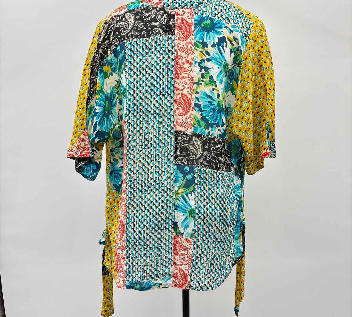 Johnny Was Women's Size S Multi-Color Multi-Pattern Short Sleeve Shirt