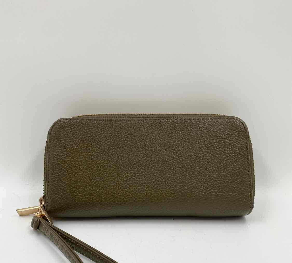 a new day Women's Green pebbled Wallet