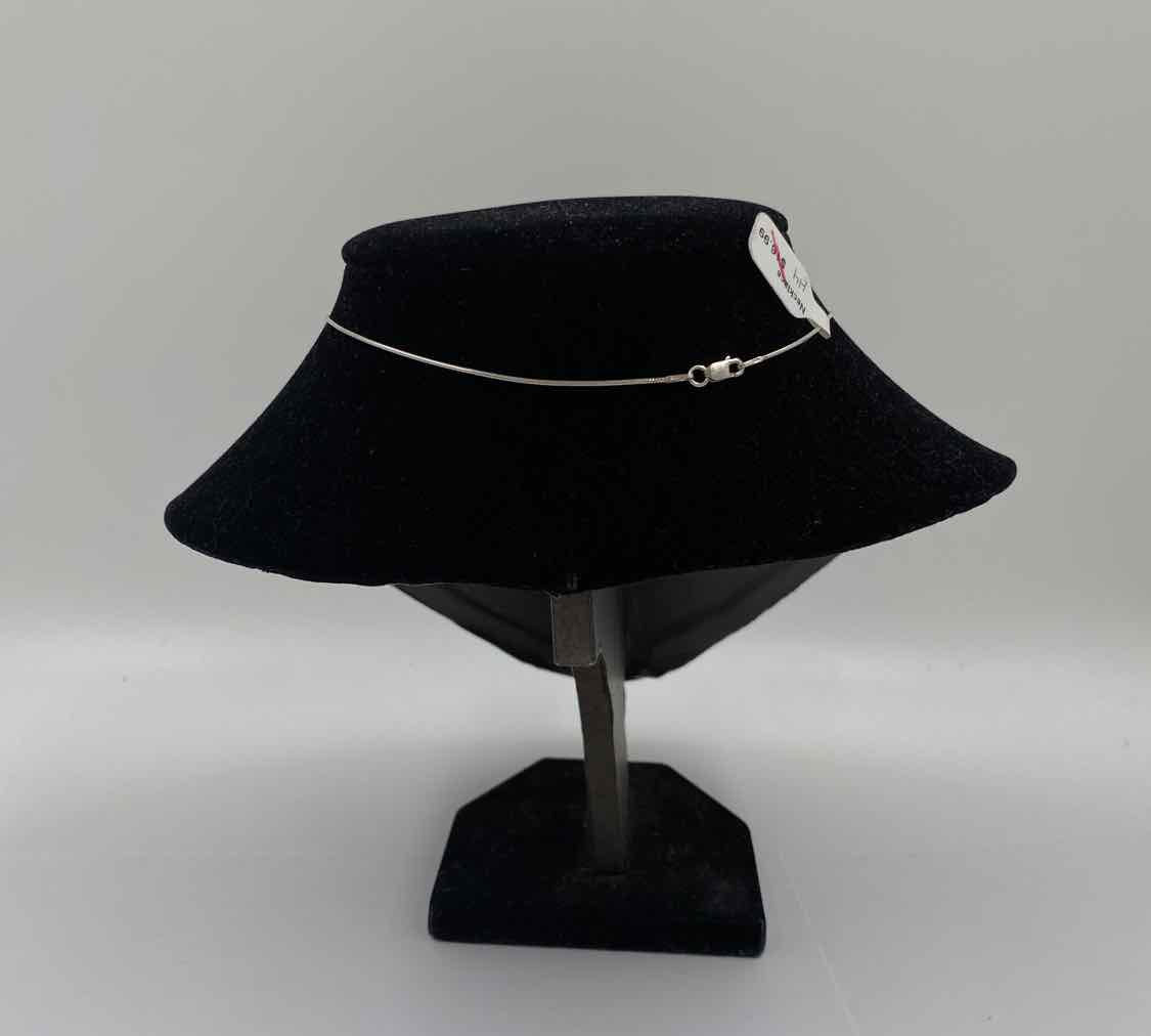 Boutique Women's Silver Necklace