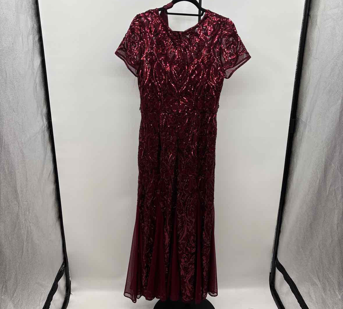 R&M Richards Women's Size 12P maroon Sequins Gown/Evening Wear