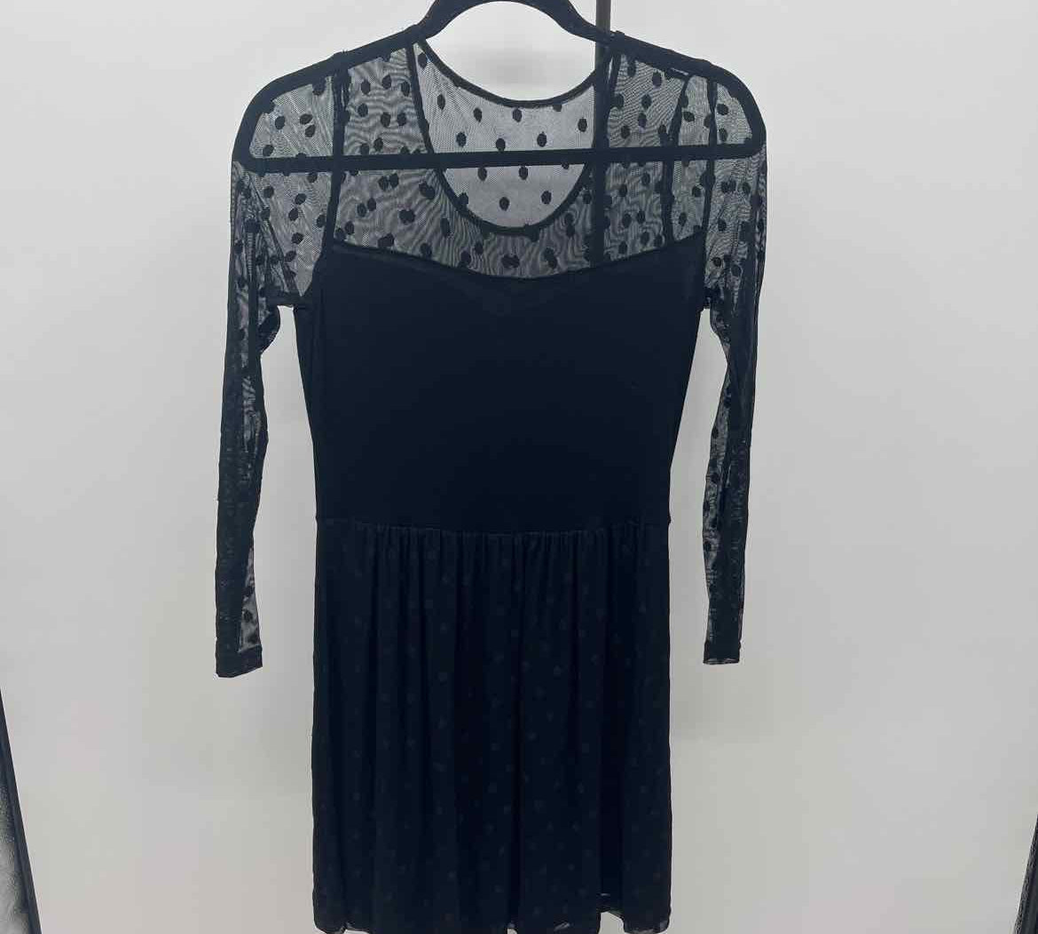 Kensie Women's Size 8 Black dotted Dress