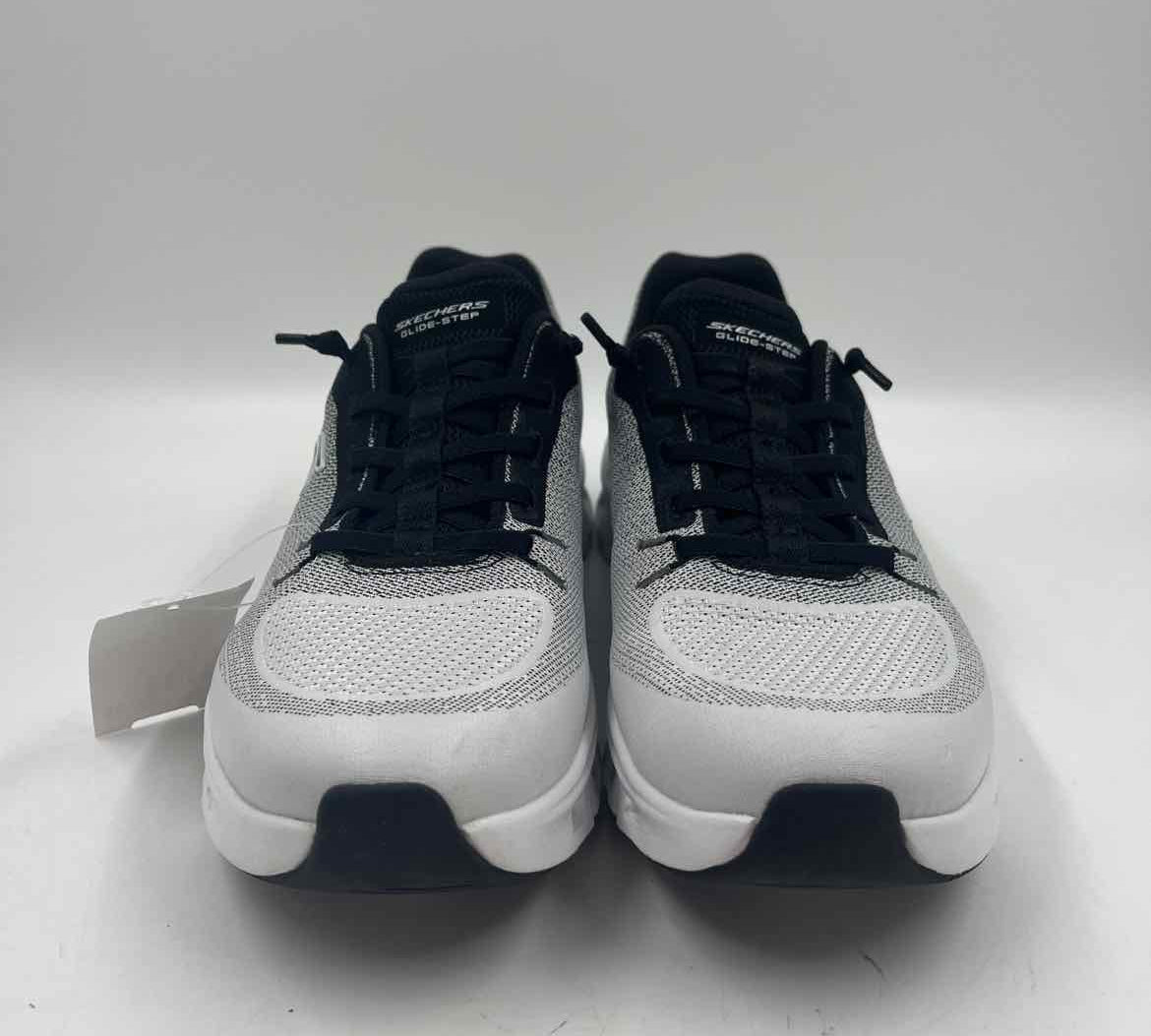 Skechers Women's Shoe Size 8.5 White Textured Sneakers