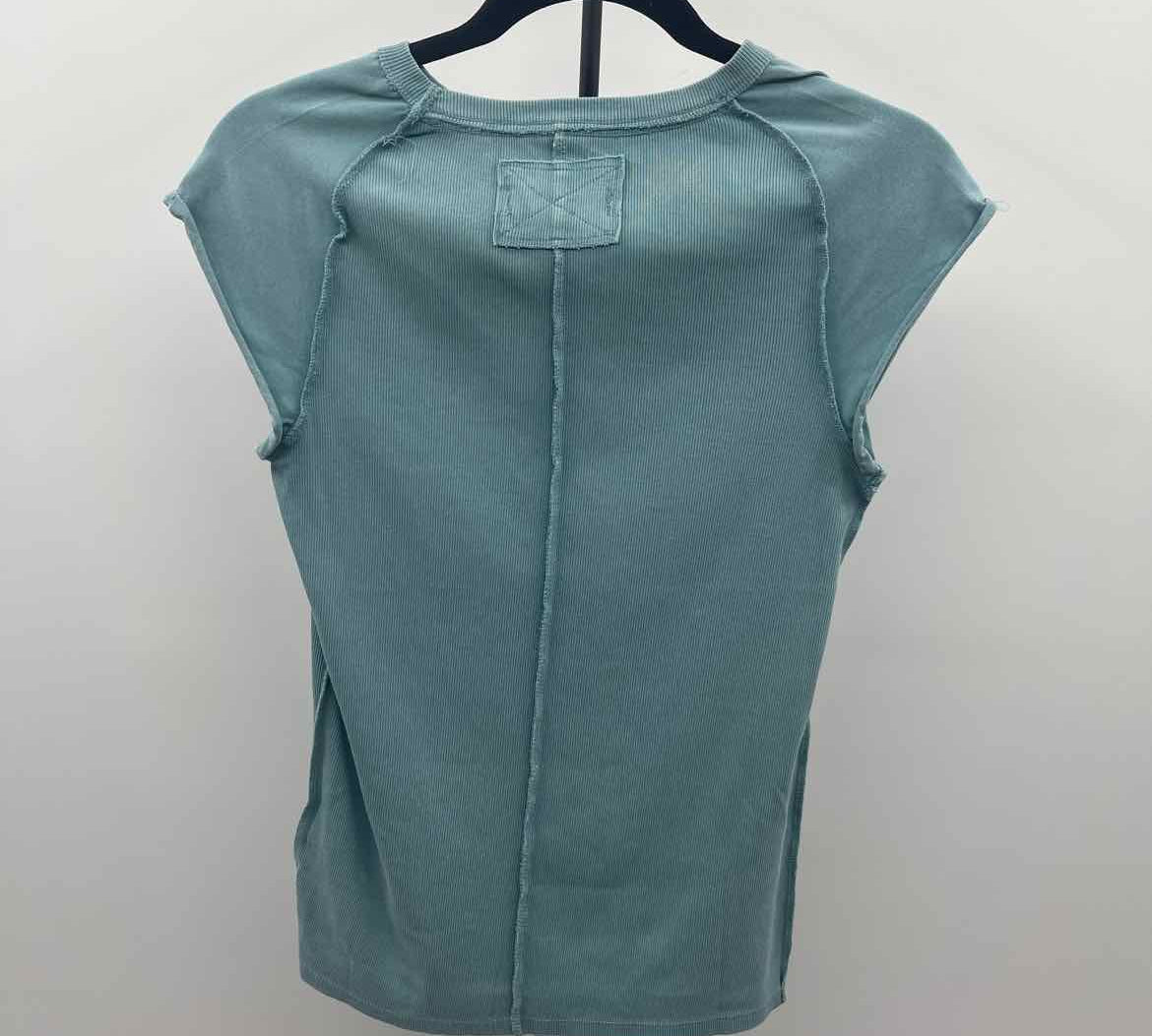 We the Free Junior's Size XL Green Ribbed Short Sleeve Shirt