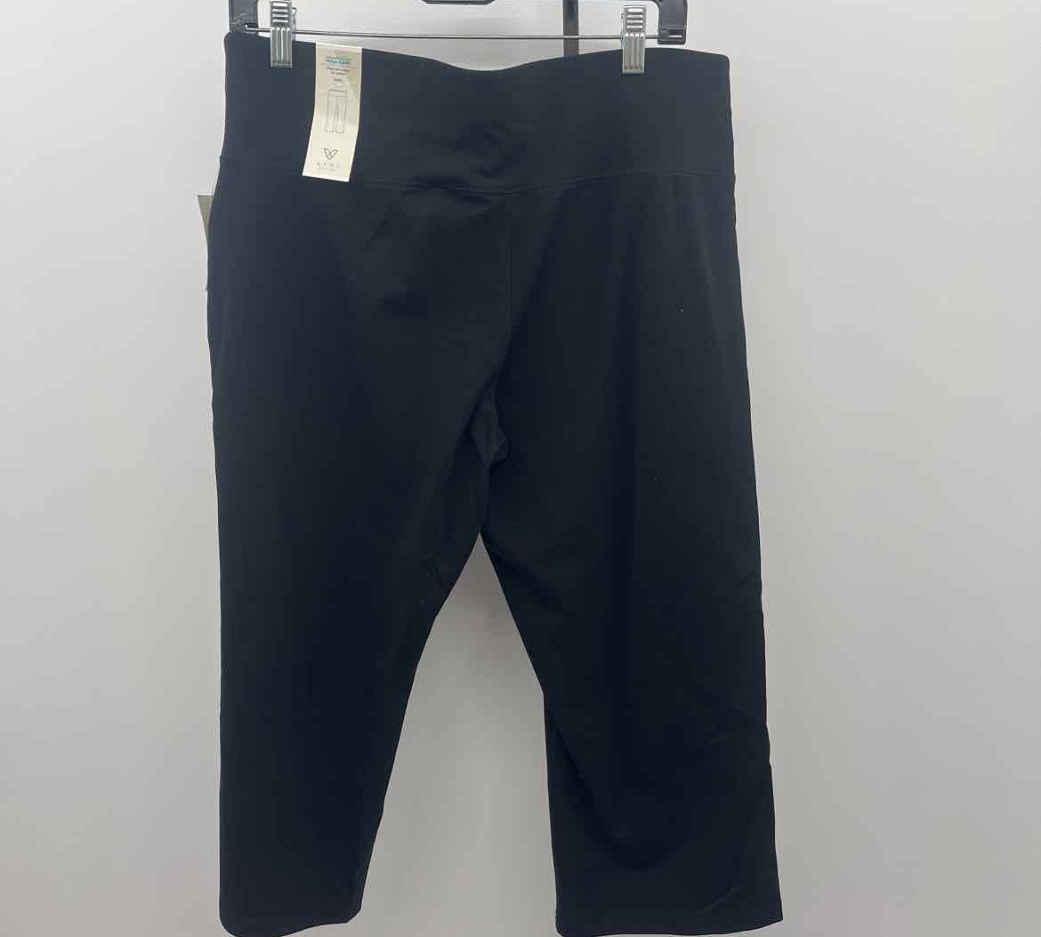 LIVI active Women's Size 14 Black Solid Capris