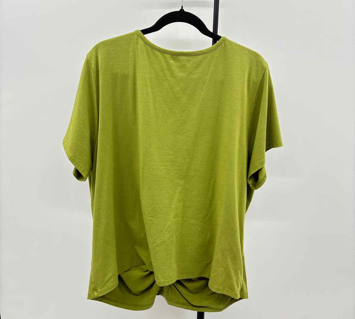North Style Women's Size 2X Green Solid Short Sleeve Shirt