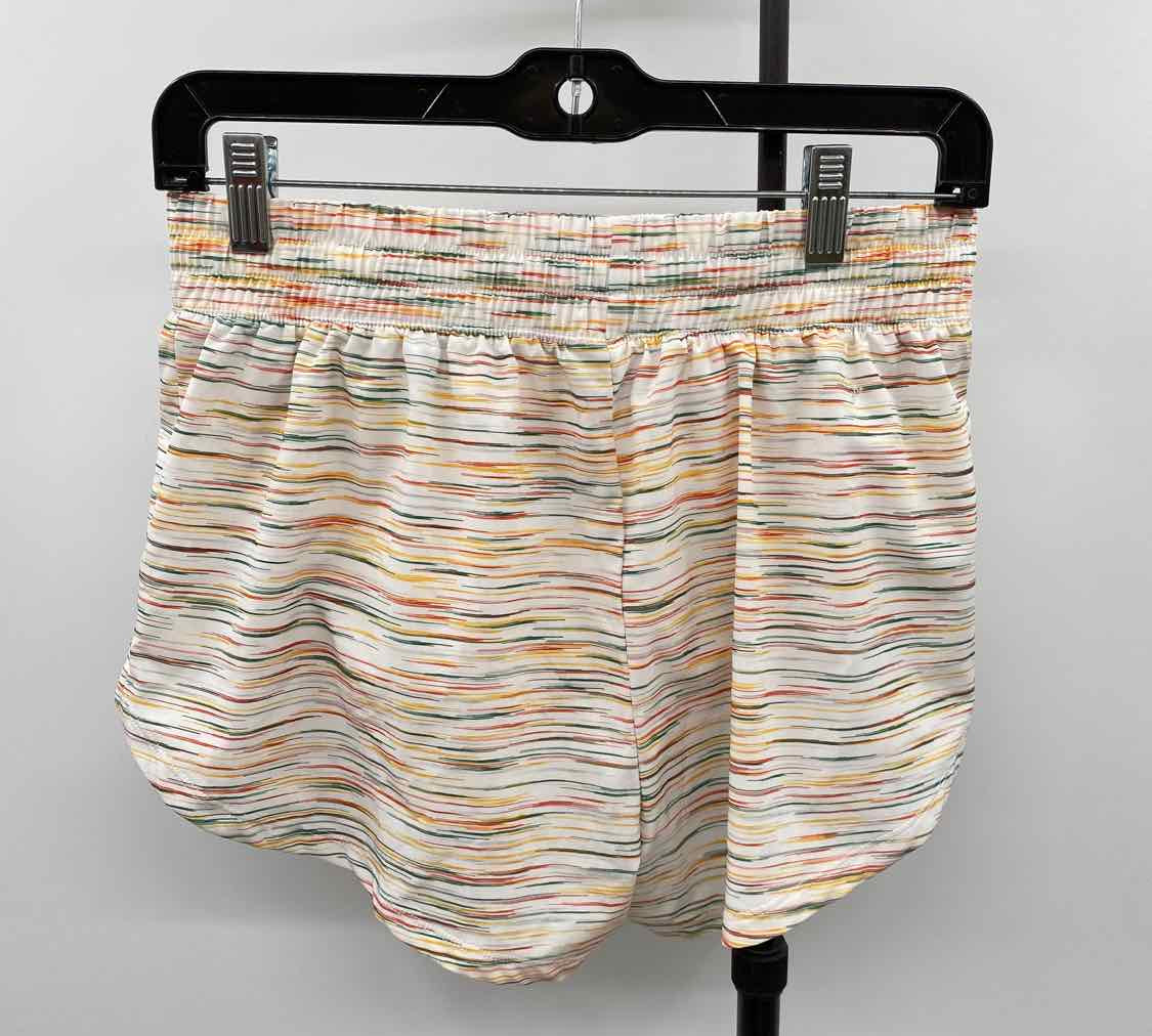 DSG Women's Size 6 White Stripe Shorts