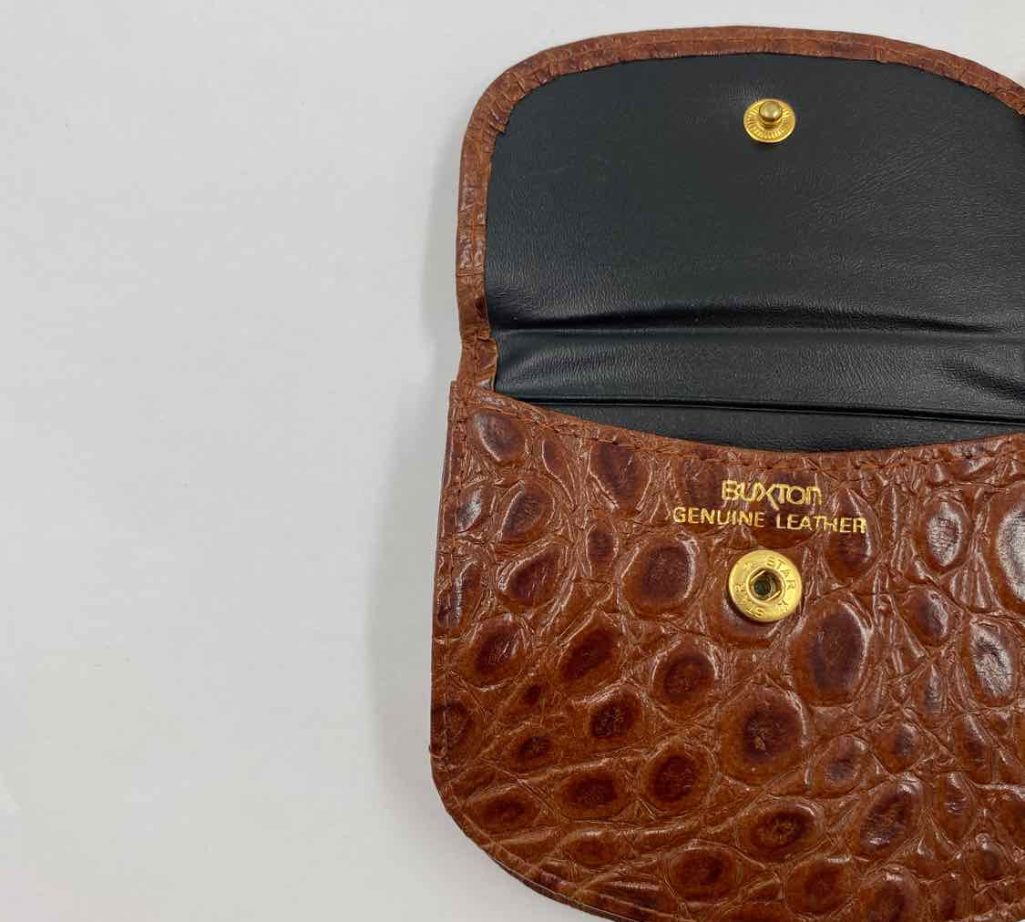 Buxton Women's Caramel embossed Wallet