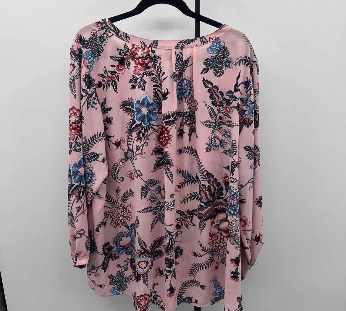 Tahari Women's Size 2X Pink Floral Long Sleeve Shirt