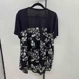Rewind Women's Size 2X Black Floral Short Sleeve Shirt
