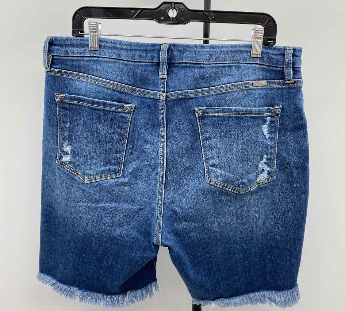 kan can Women's Size 14 Blue Distressed Shorts