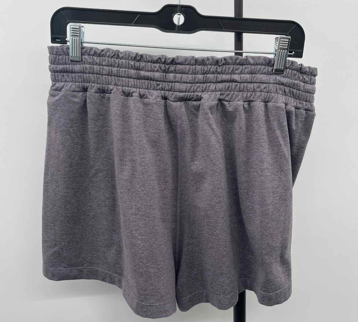 vuori Women's Size 10 Purple Heathered Shorts