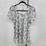 Blousology Women's Size 1X White Floral Short Sleeve Shirt