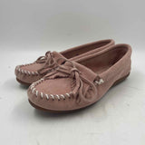 Minnetonka Women's Shoe Size 7 Pink Solid Loafers