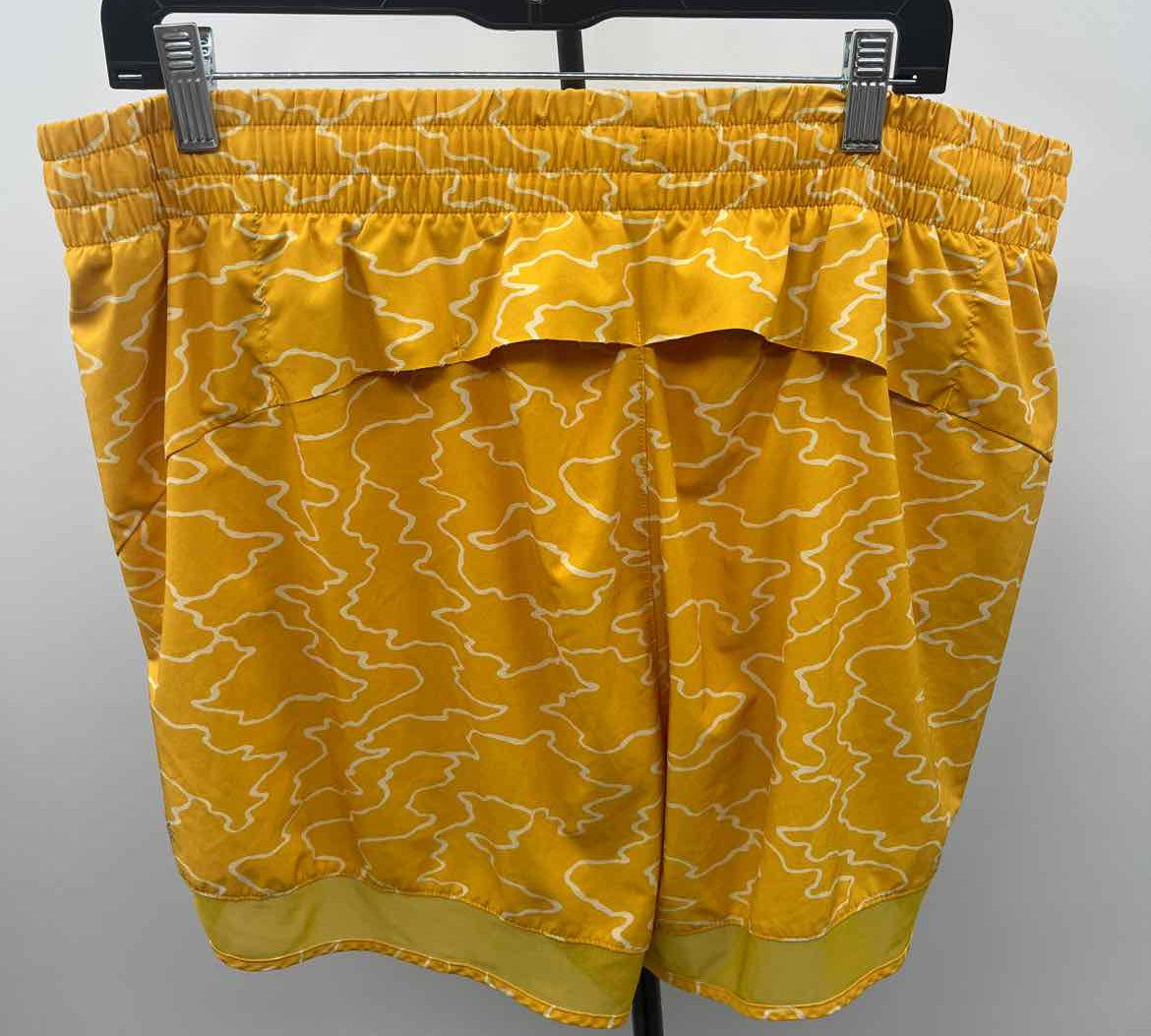 Athleta Women's Size 18 Yellow Abstract Shorts