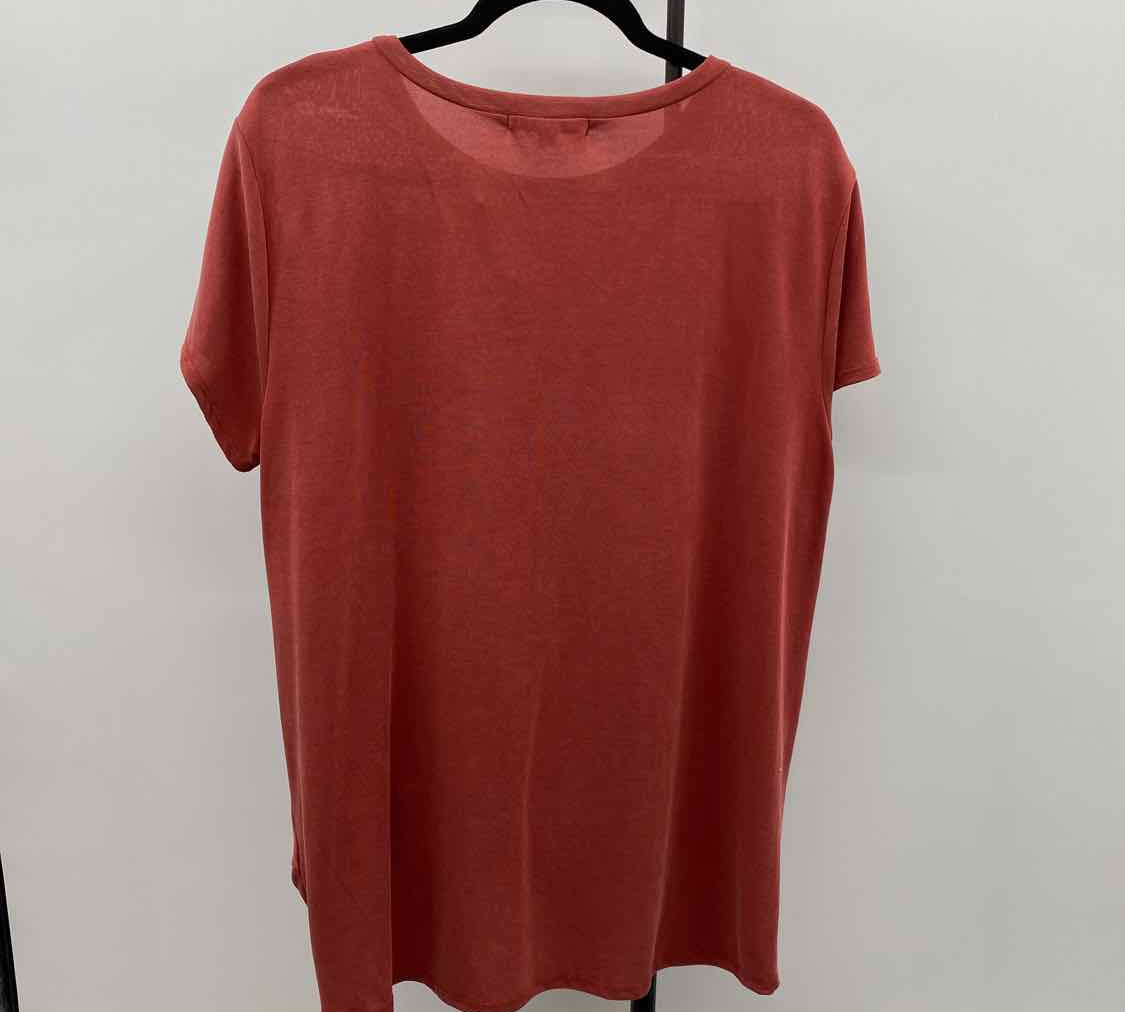 Green Envelope Women's Size L Paprika Solid Short Sleeve Shirt