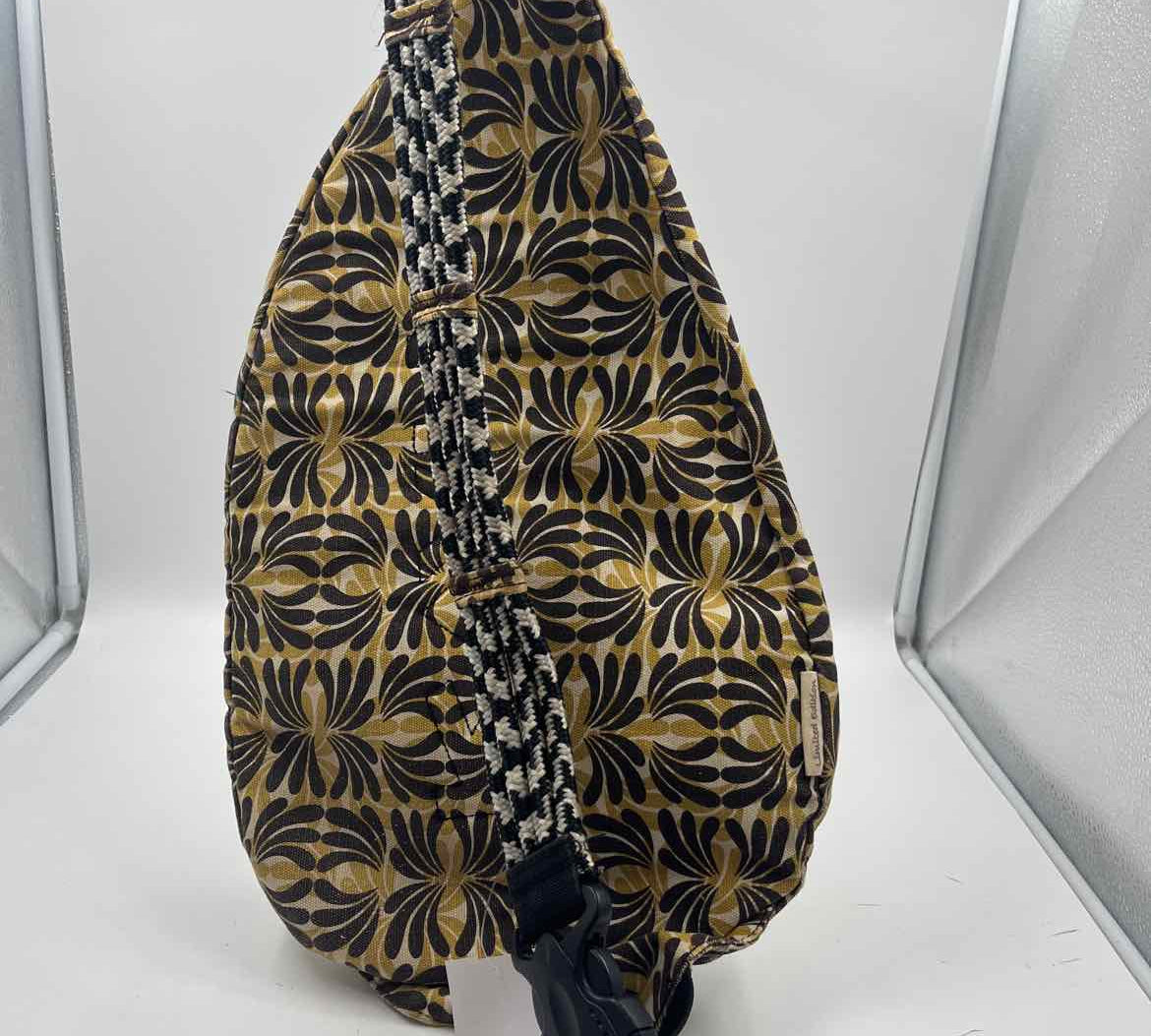 Kavu Women's Brown abstract Purse