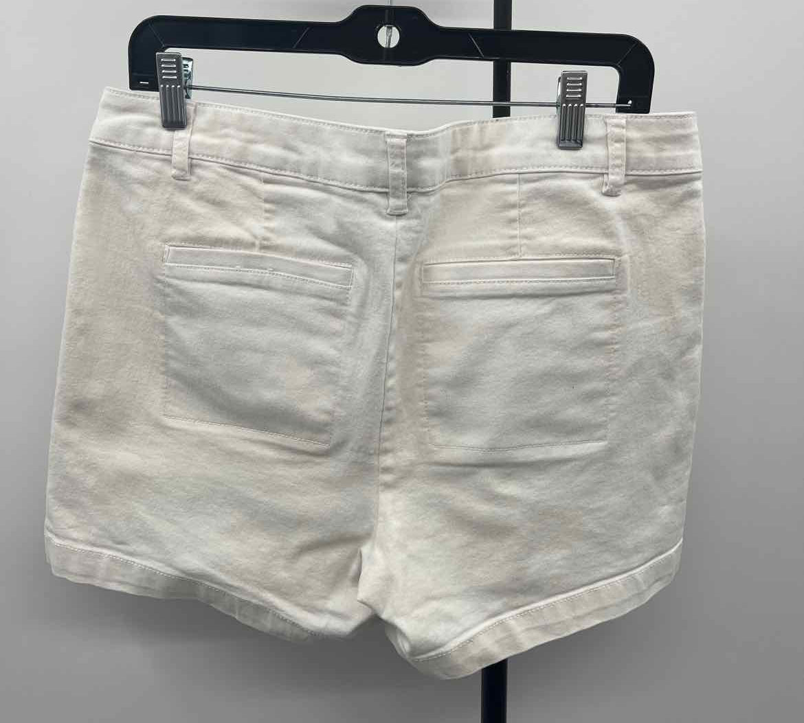 D. Jean Women's Size 14 White Solid Shorts