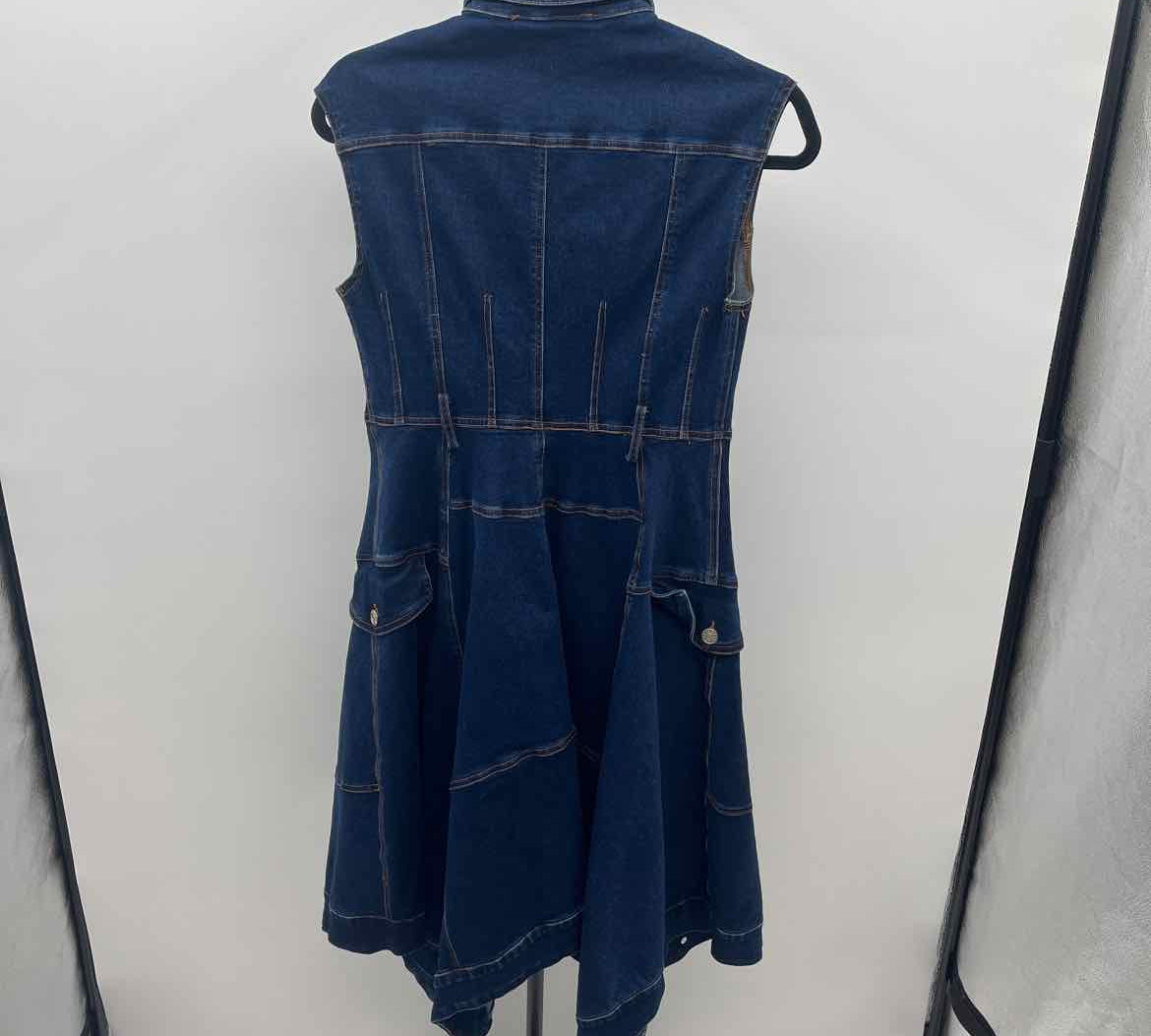Akira Women's Size 6 Blue Solid Dress