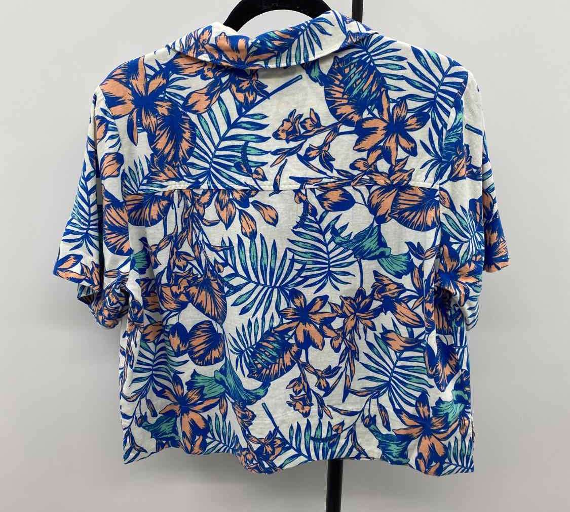 Velvet Heart Women's Size M Blue Floral Short Sleeve Shirt