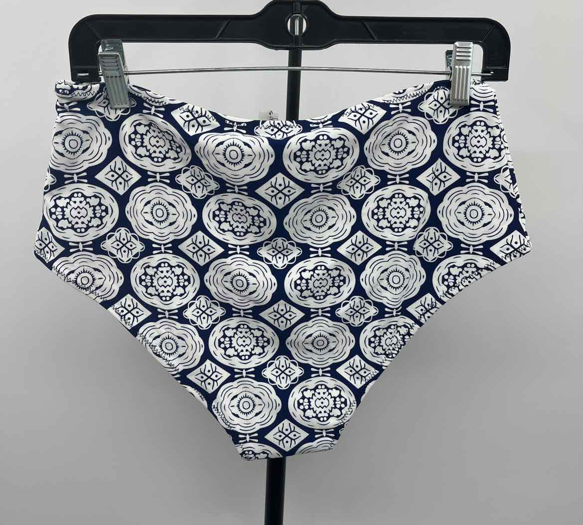 Cupshe Women's Size L Navy medallion Swimsuit - Separate