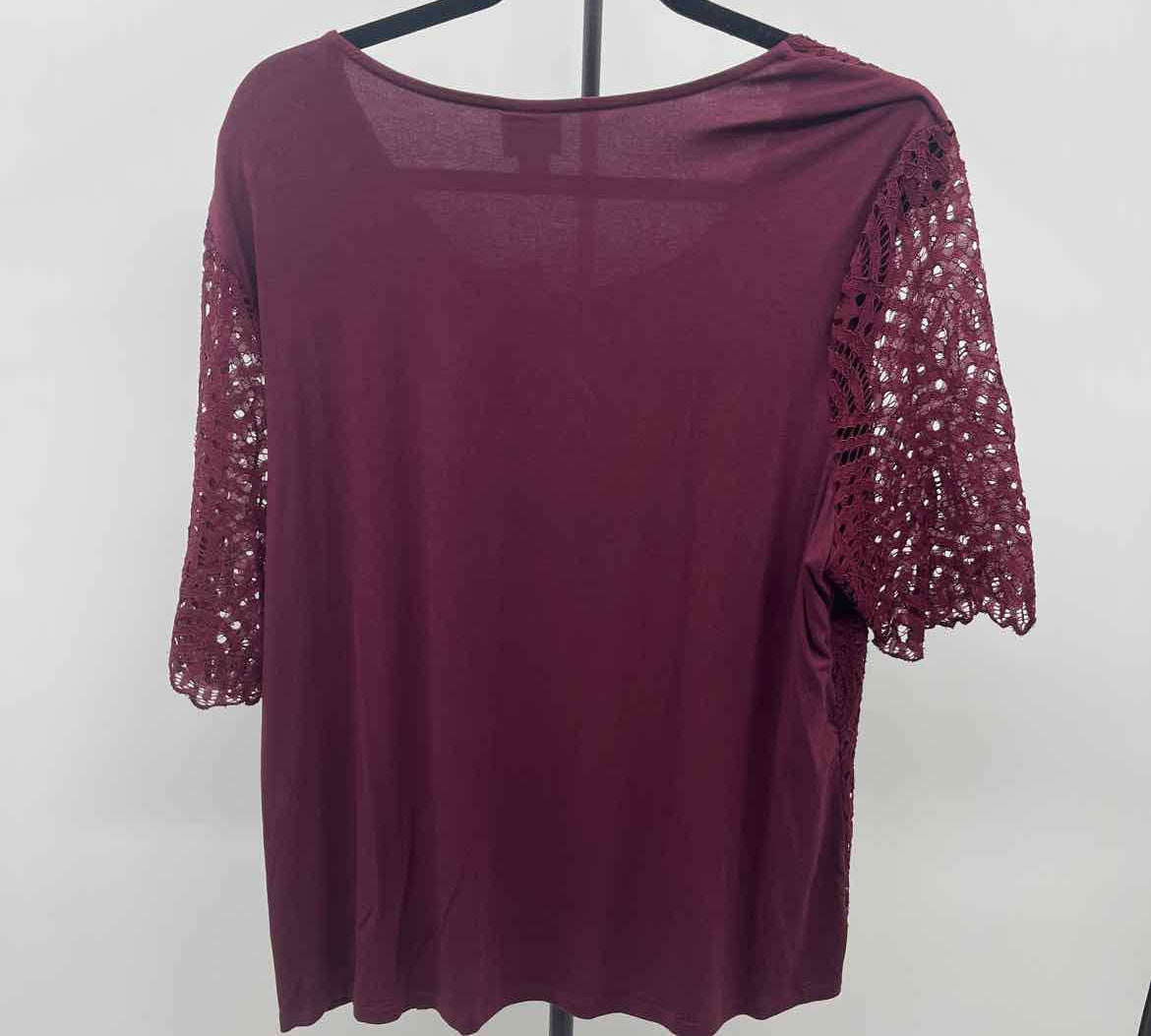 Chico's Women's Size XL Wine cutouts Short Sleeve Shirt