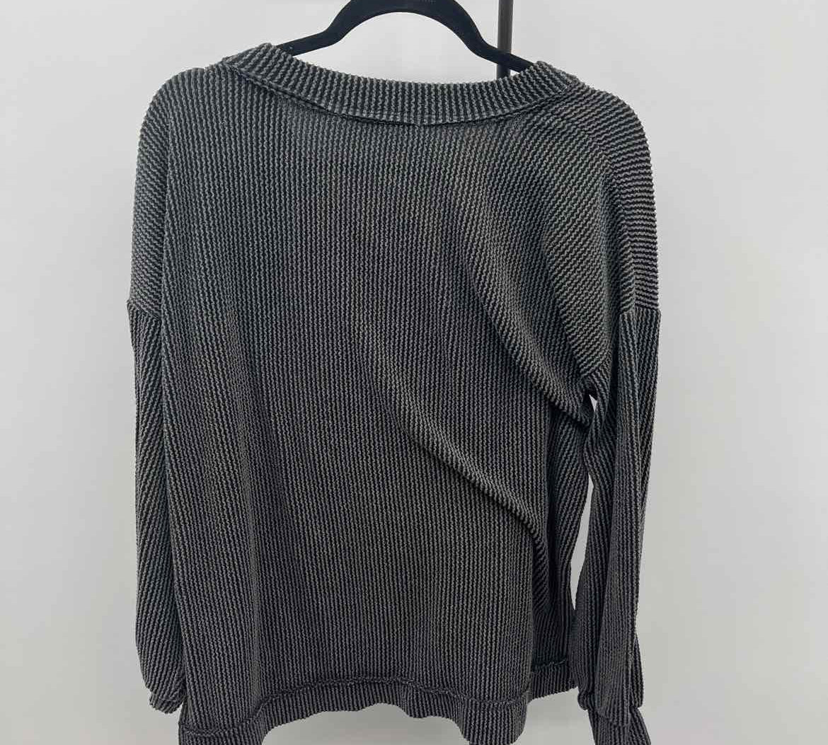Altar'd State Junior's Size S Charcoal Ribbed Long Sleeve Shirt