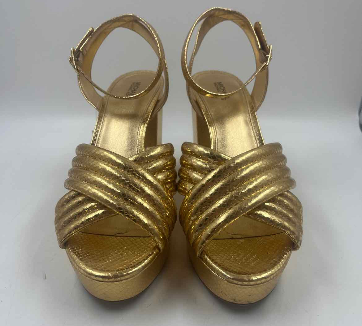 Michael Kors Women's Shoe Size 10 Gold Textured Heels