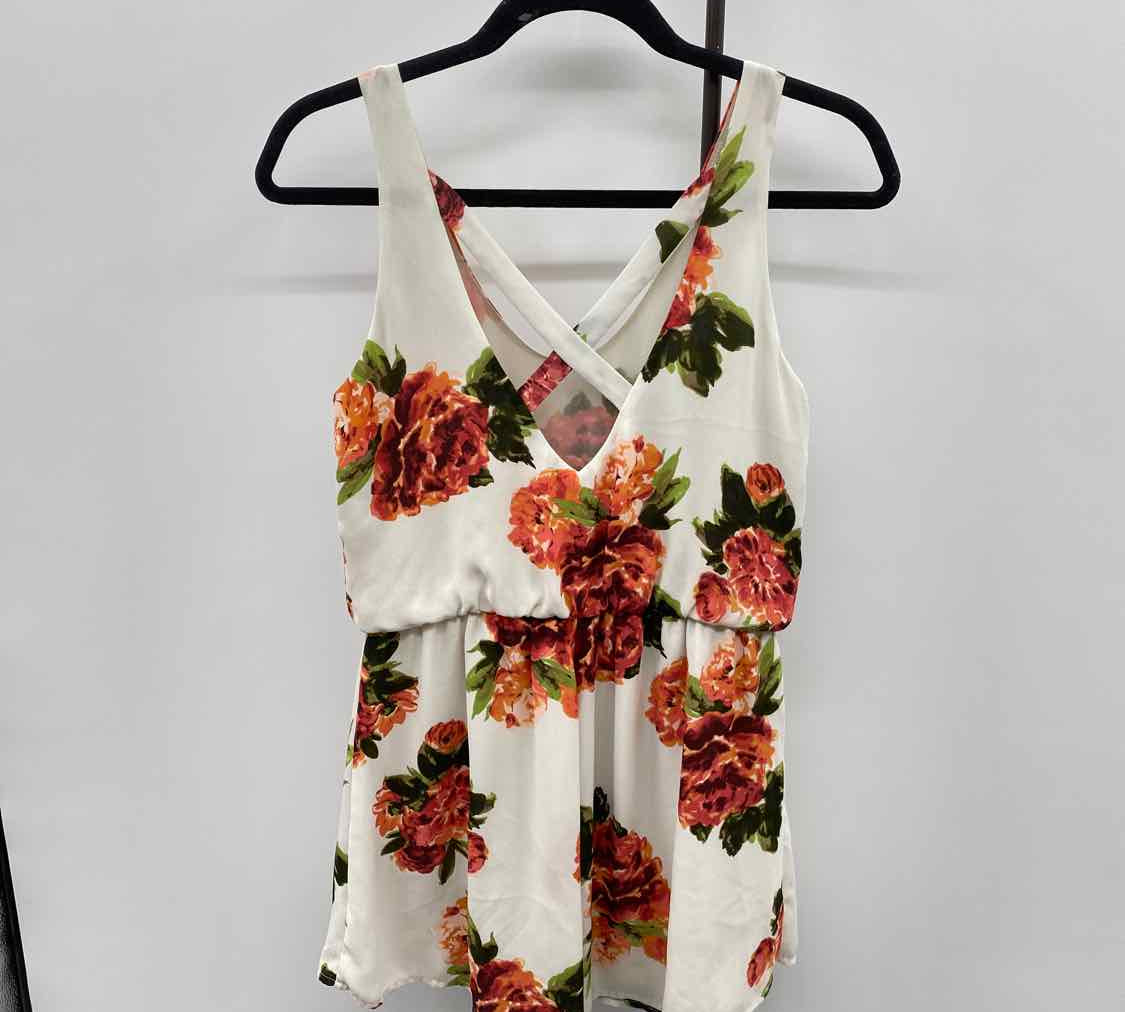 Lush Women's Size 6 White Floral Jumper