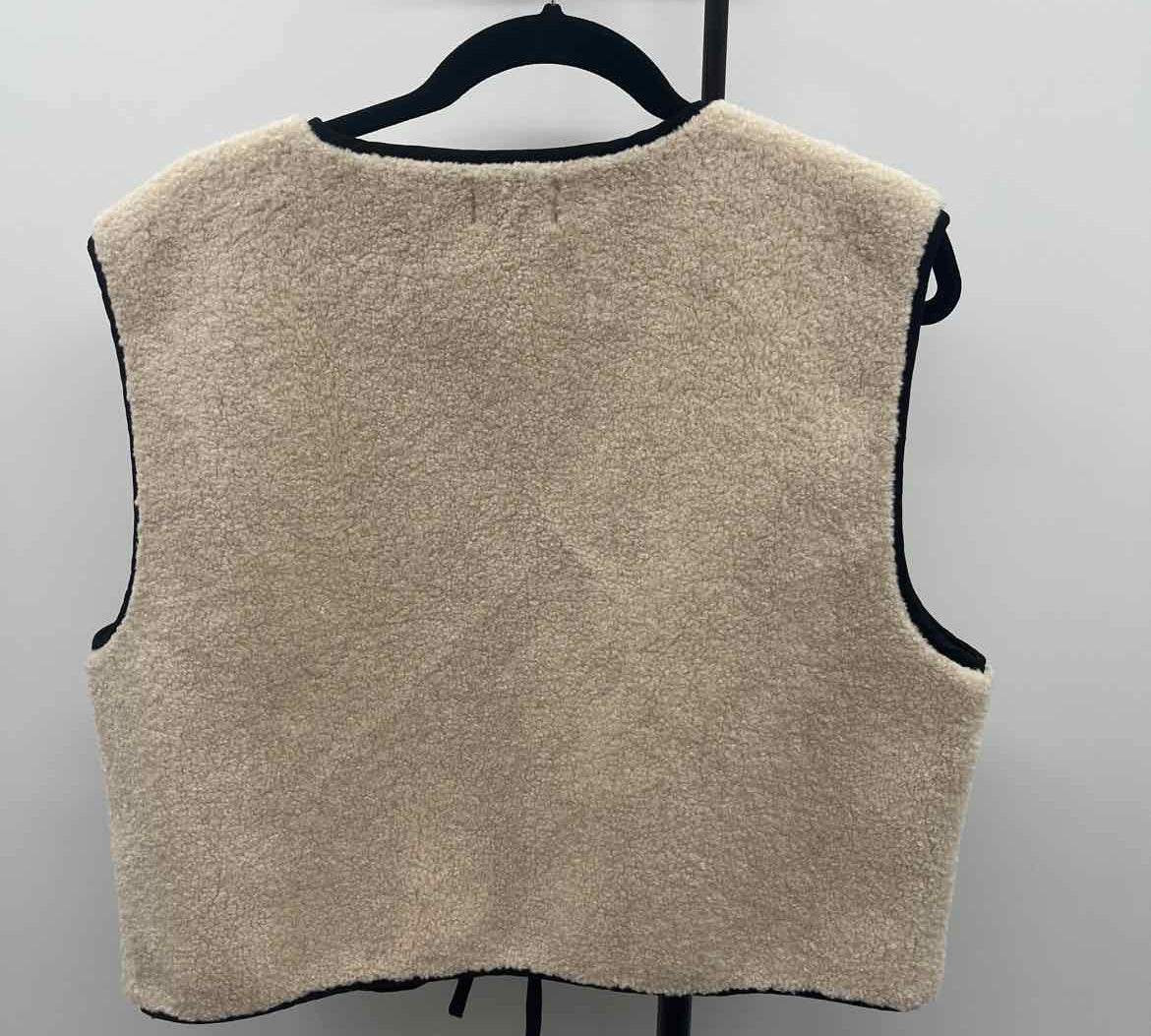 Anniewear Women's Size M Ivory Textured Vest