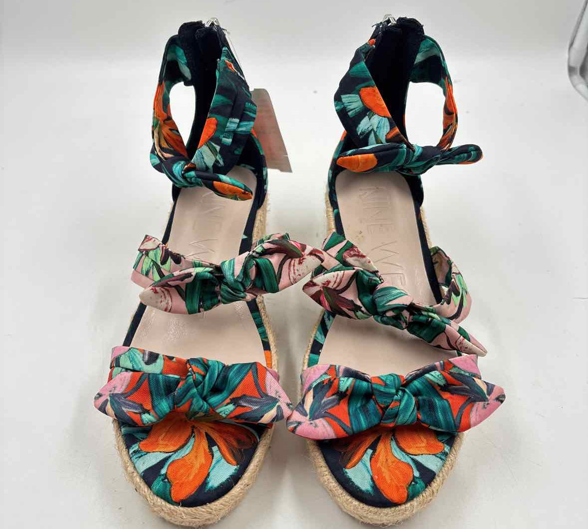 Nine West Women's Shoe Size 6 Navy Floral Sandals