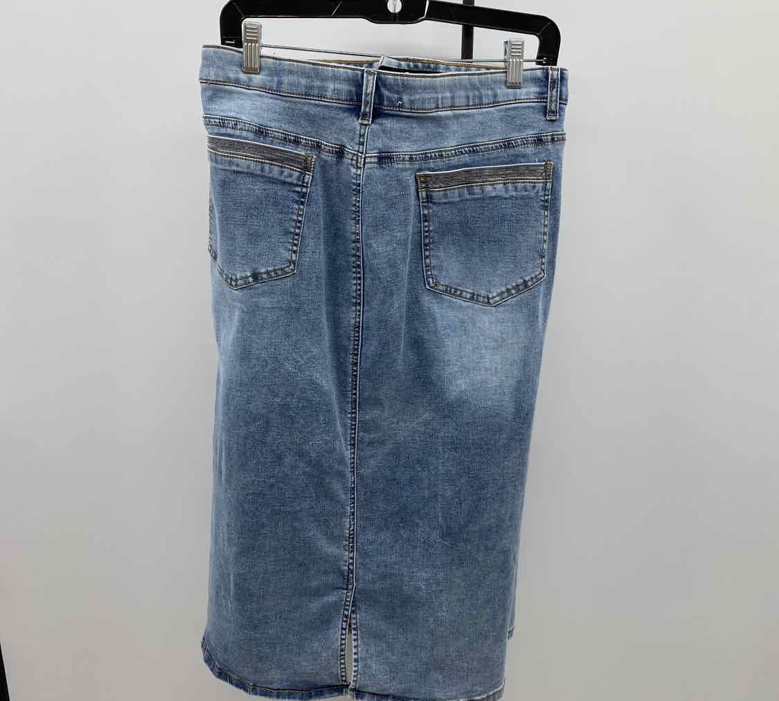 Cato Women's Size 22W Blue Solid Skirt
