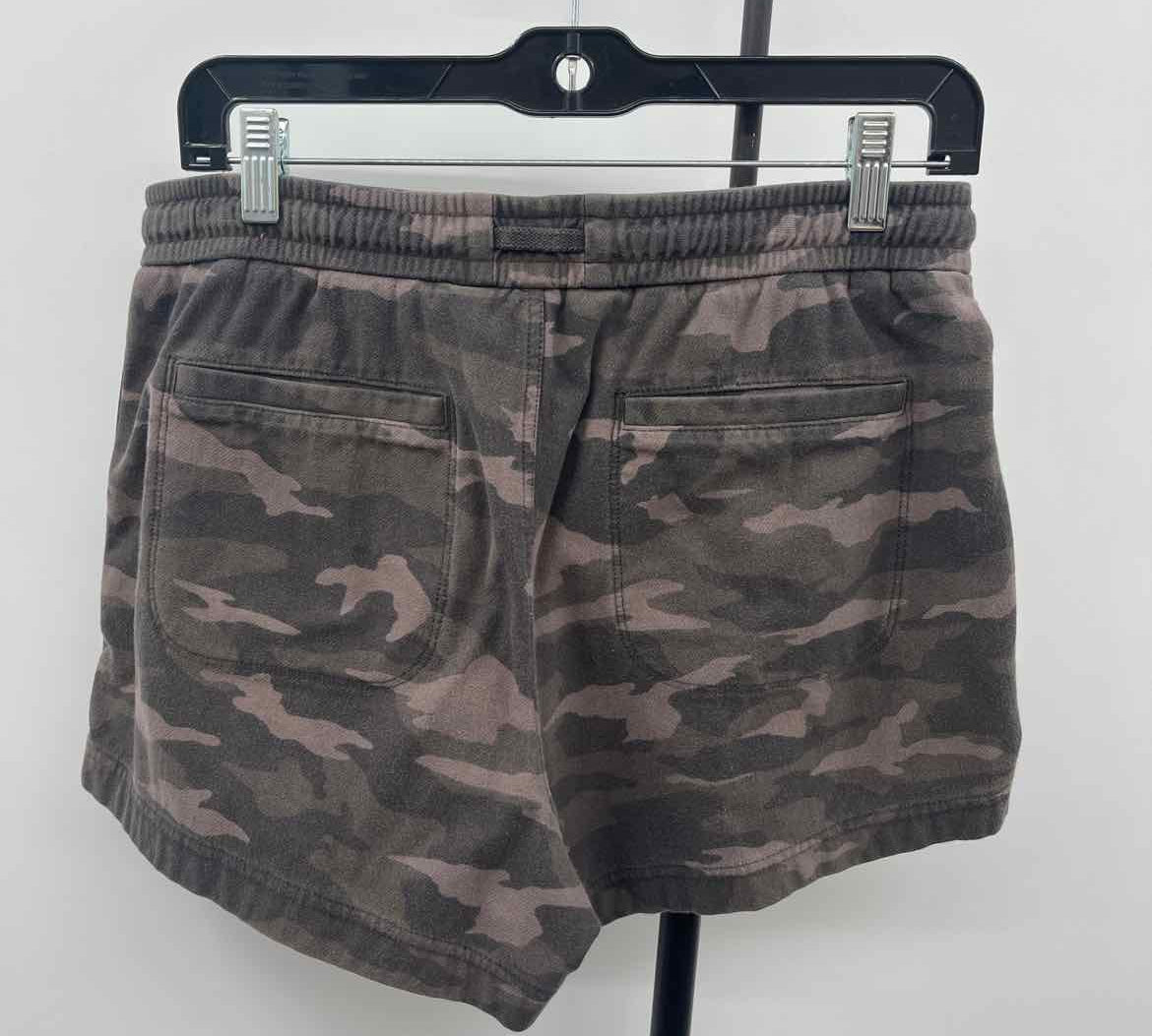 Athleta Women's Size 8 Green Camoflage Shorts
