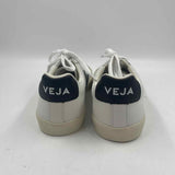 VEJA Women's Shoe Size 7 White Solid Sneakers