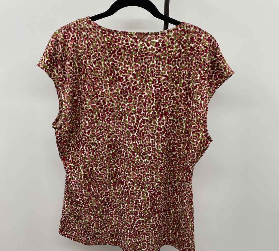 Liz Claiborne Women's Size XL maroon Abstract Short Sleeve Shirt