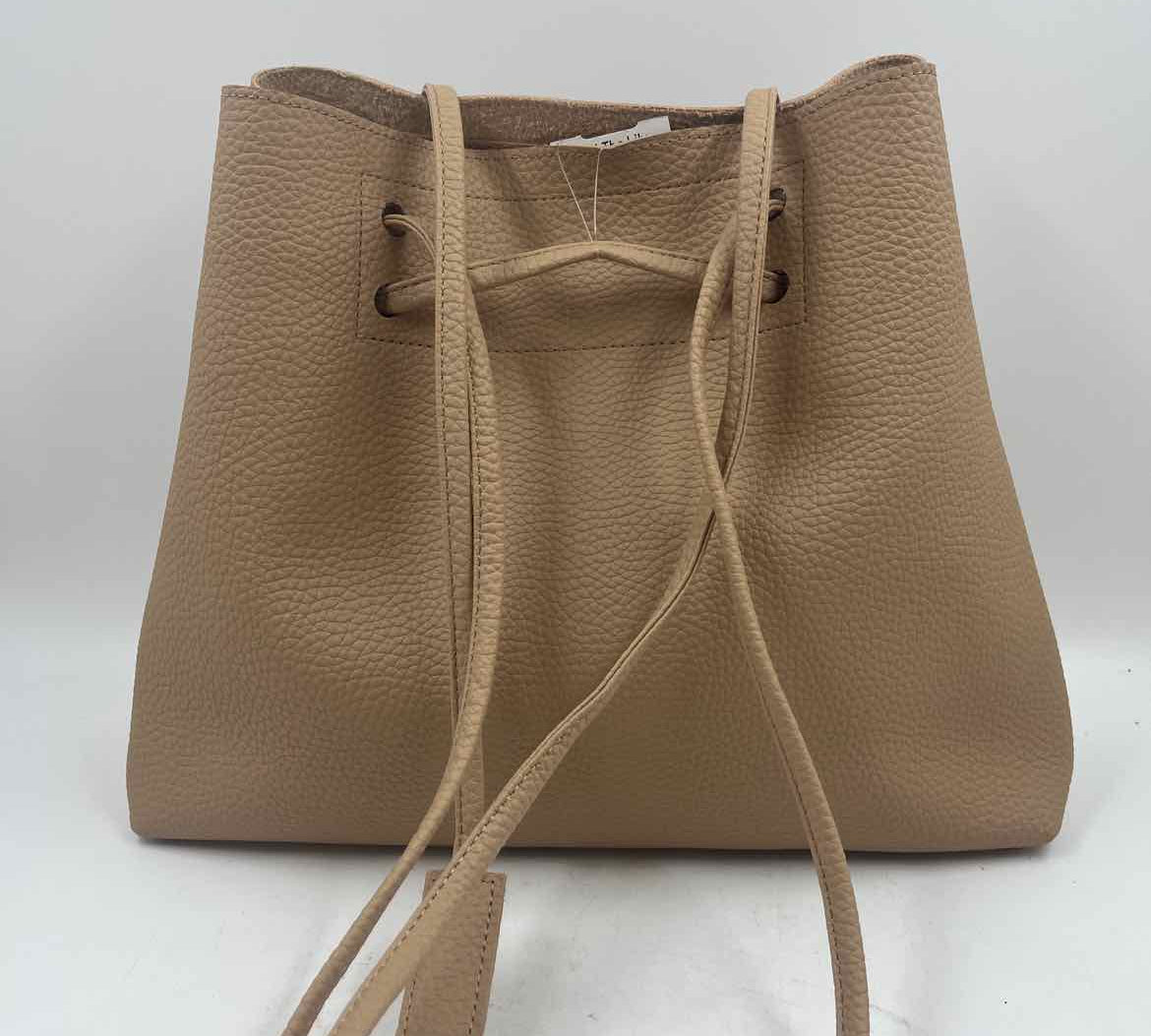 8 Other Reasons Women's Camel pebbled Purse