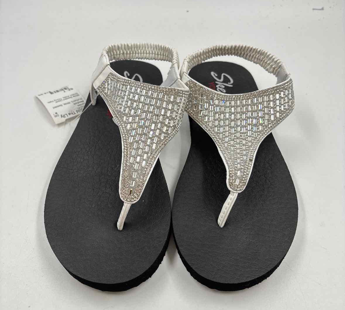 Skechers Women's Shoe Size 7 White Beaded Sandals