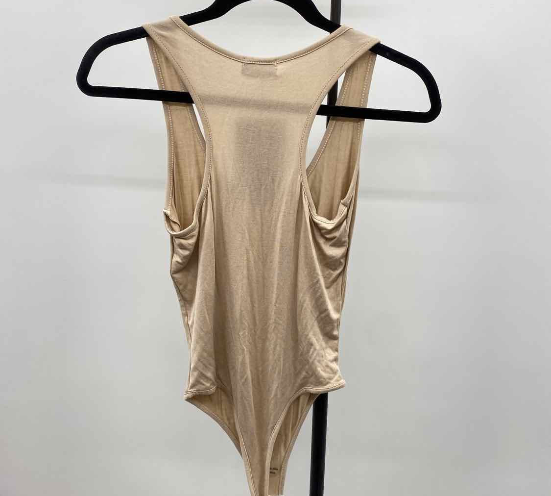 Pretty Little Thing Women's Size S Beige Solid Sleeveless Shirt