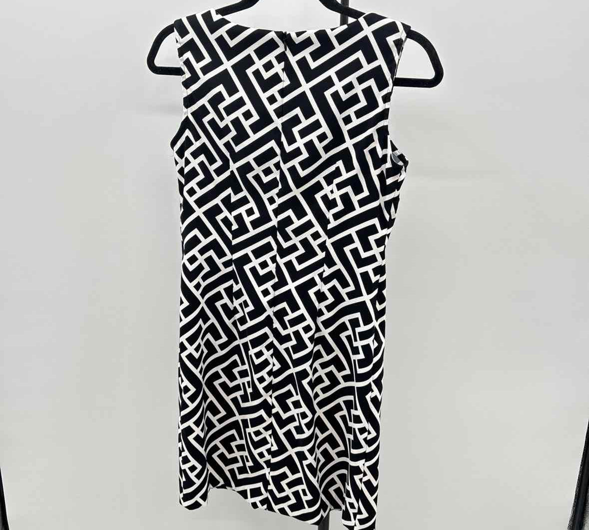Connected Women's Size 6P Black Geometric Dress