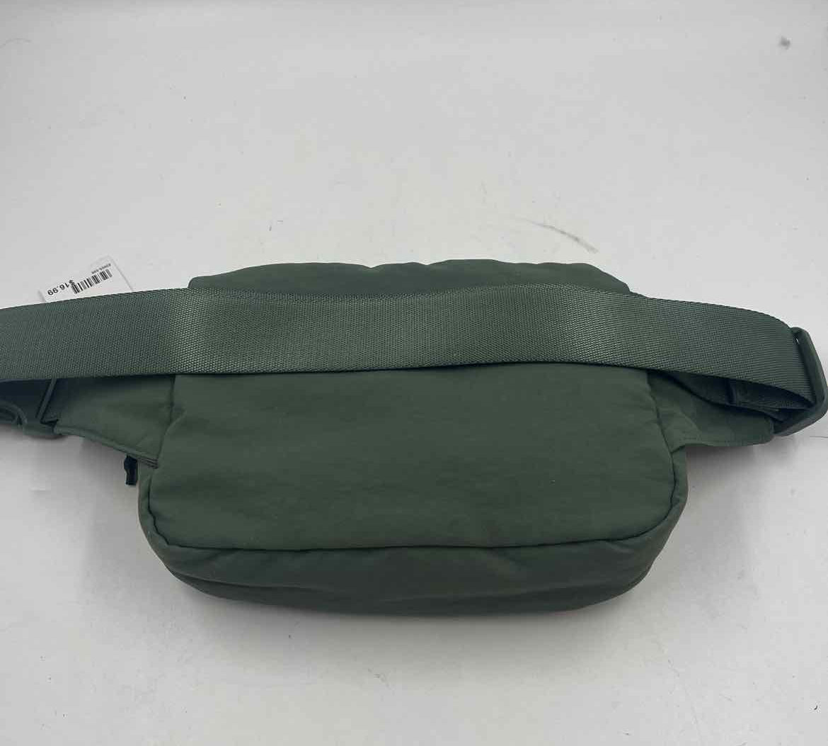 CC Collection Women's Green Solid Purse