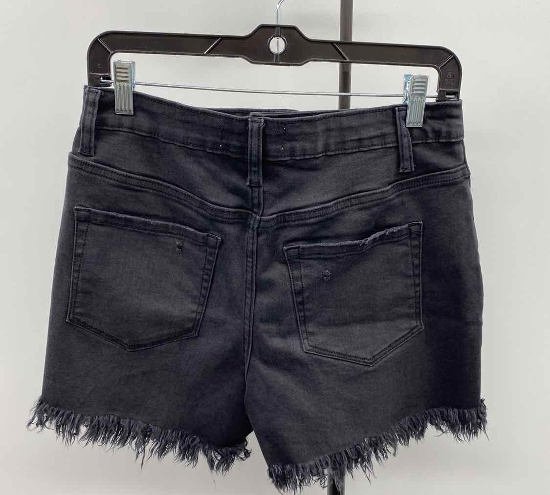 Zenana Women's Size 10 Black Solid Shorts