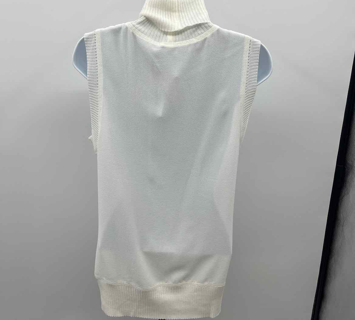 Iris Setlakwe Women's Size 6 White Textured Sleeveless Shirt